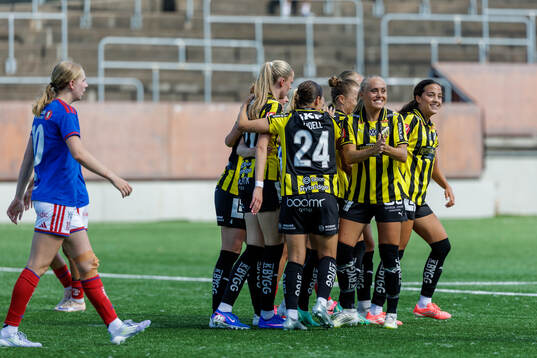 Bläddra bland fler bilder av Fotboll, Träningsmatch, Häcken - Vålerenga
