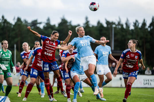 Vittsjös Lisa Klinga och Malmö FFs Mia Persson