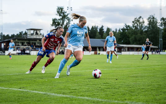 Vittsjös Olivia Wänglund och Malmö FFs Hlin Eiriksdottir