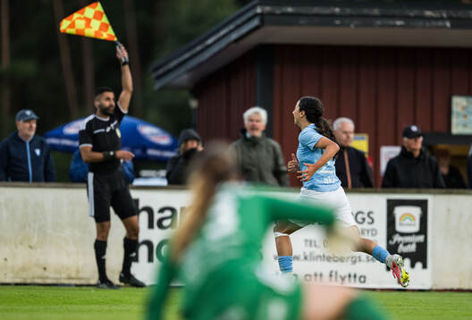 Malmö FFs Mayar Khatawi jublar