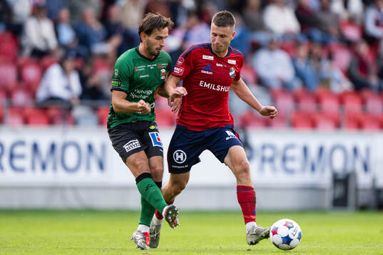 Varbergs Erion Sadiku och Östers Filip Olsson