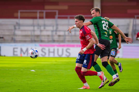 Östers Samuel Burakowsky och Varbergs Niklas Dahlström
