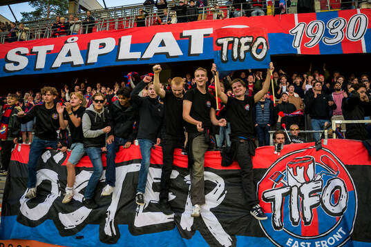 Östers supportrar jublar