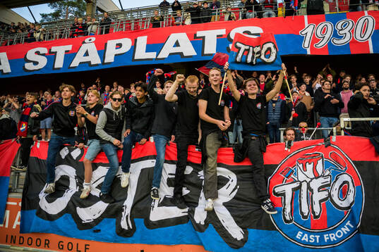 Östers supportrar jublar