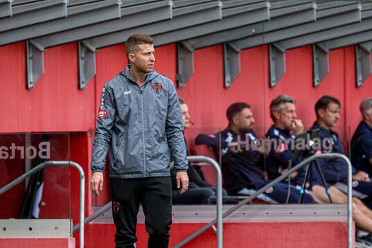 Nordic Uniteds tränare Steven Younan