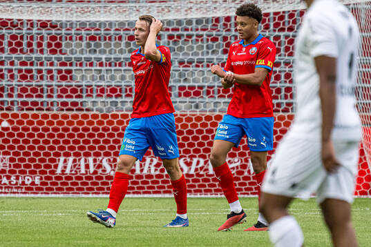 Helsingborgs Lukas Kjellnäs och Obafemi Awodesu deppar