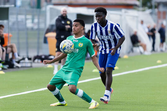 Hammarbys Oscar Chamorro och IFK Göteborgs Landing Sidibeh