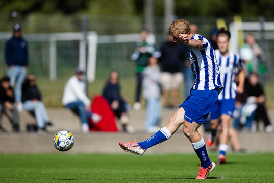IFK Göteborgs Alvin Nordstrand skjuter 2-0