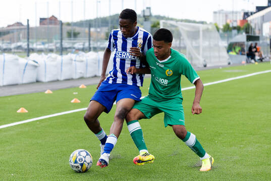 IFK Göteborgs Mikel Alex och Hammarbys Oscar Chamorro