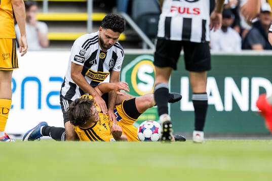 Landskronas Edi Sylisufaj och IFK Norrköpings Viktor