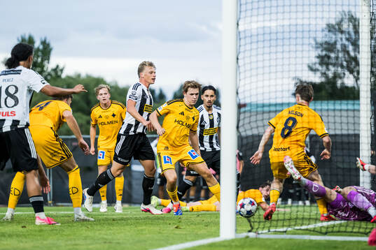Landskronas Tobias Karlsson och IFK Norrköpings Ture