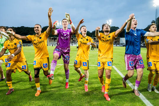 IFK Norrköpings Moutaz Neffati, målvakt Theo Krantz, Ryan