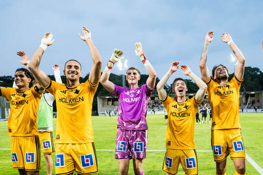IFK Norrköpings Moutaz Neffati, målvakt Theo Krantz, Ryan