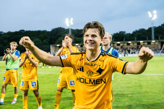 IFK Norrköpings Axel Brönner jublar