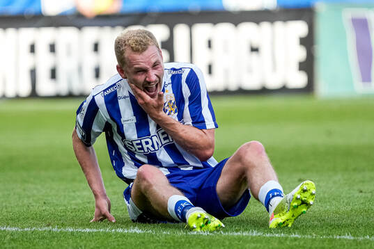 Adam Bergmark Wiberg of IFK Göteborg looks dejected