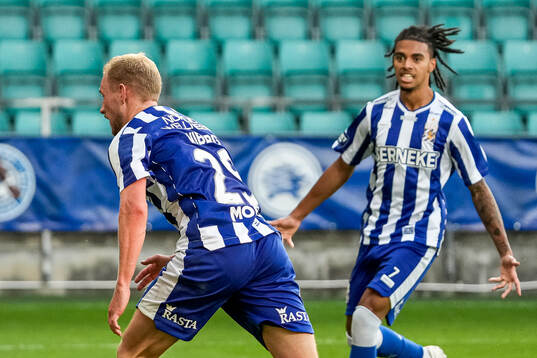 Adam Bergmark Wiberg of IFK Göteborg celebrates