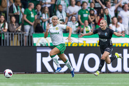 Hammarbys Stina Lennartsson och Växjö DFFs Helmi Raijas