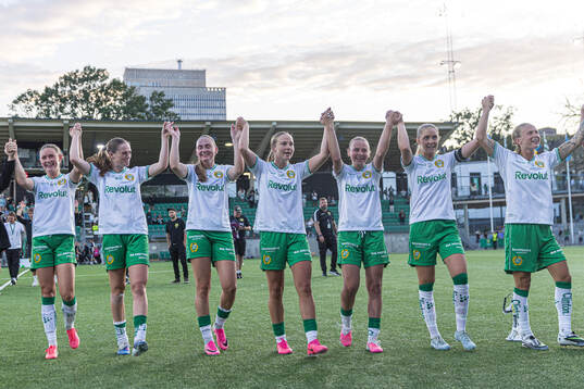 Hammarbys spelare jublar