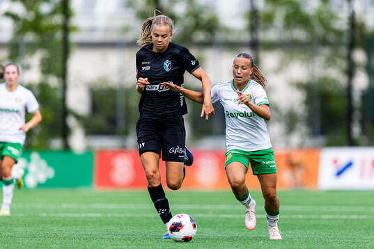 Växjö DFFs Elin Nilsson och Hammarbys Fanny Peterson