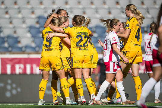 IFK Norrköpings Paula Broddner Klingspor jublar