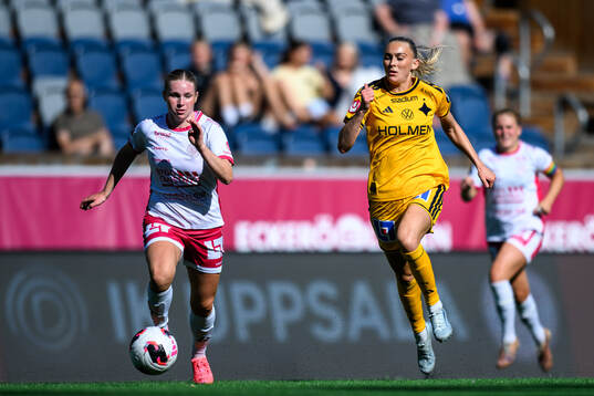 IK Uppsalas Johanna Dimberg och IFK Norrköpings Beatrice