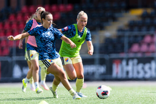 Djurgårdens spelare värmer upp