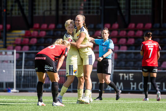 Djurgårdens Freyja Stefansdottir (h) kvitterar till 1-1