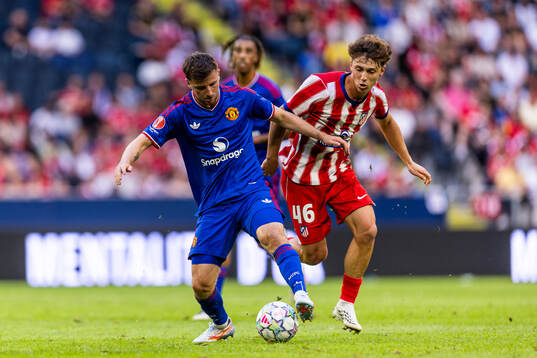 Mason Mount of Manchester United and Castillo of Atletico