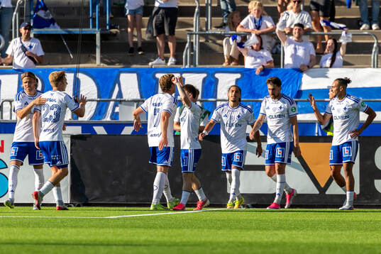 IFK Norrköpings Elias Jemal jublar med lagkamrater
