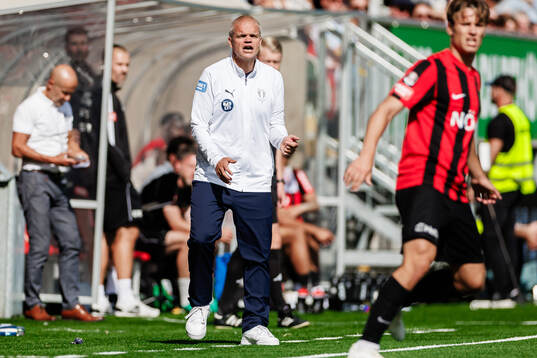 Malmö FFs huvudtränare Gaute Helstrup reagerar