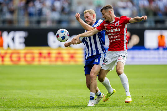 IFK Göteborgs Adam Bergmark Wiberg och Degerfors Robin