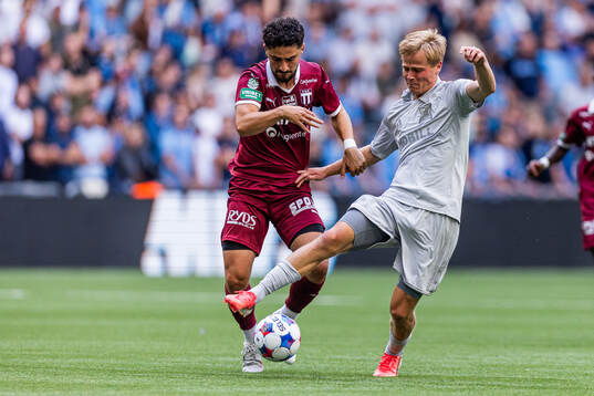 Västerås Ismet Lushaku  och Djurgårdens Bo Hegland