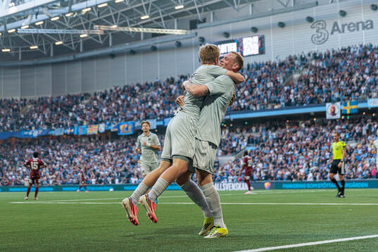 Djurgårdens Bo Hegland och Kristian Lien jublar