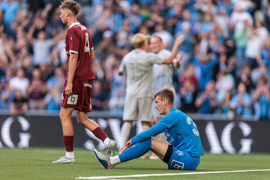 Västerås målvakt Elis Jäger deppar