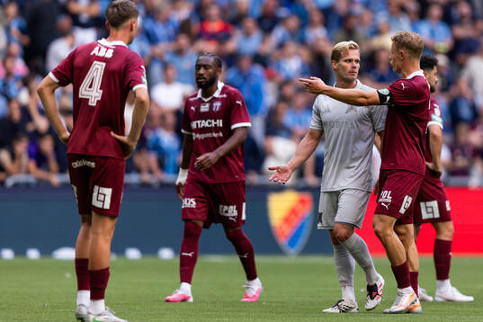 Djurgårdens Hampus Finndell och Västerås Herman Magnusson
