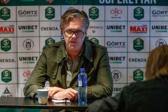 Örebros tränare Rikard Norling på presskonferensen