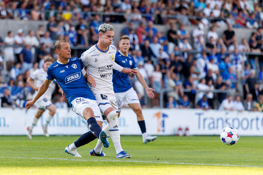 Halmstads Joel Allansson och Sirius Robbie Ure
