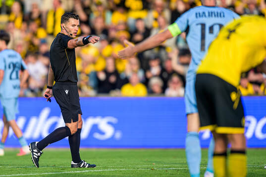 Referee Nicholas Walsh