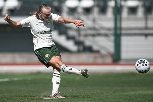 Elin Sørum of Hammarby scores the 0-2 goal