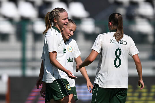 Mathilde Janzen of Hammarby celebrates