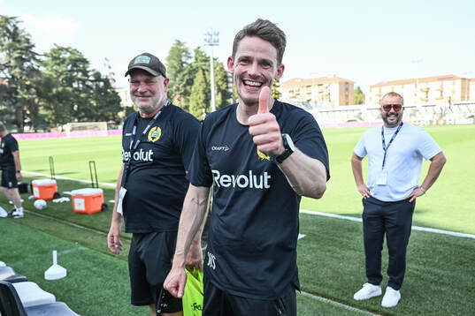 Head coach William Strömberg of Hammarby celebrates