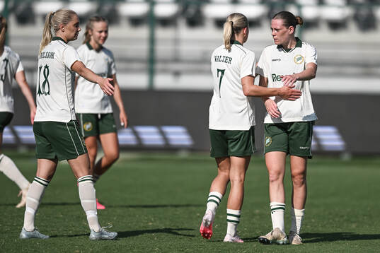 Alice Carlsson, Anna Walter and Sofia Reidy of Hammarby