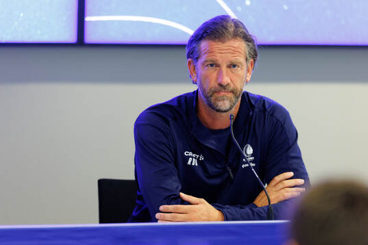 head coach Rik De Mil