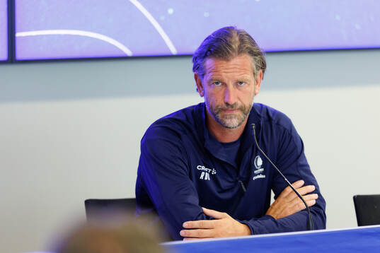 head coach Rik De Mil