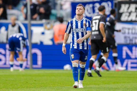 Tobias Heintz of IFK Göteborg looks dejected