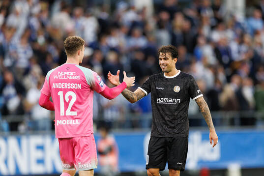 goalkeeper Viktor Andersson of IFK Göteborg and Tiago