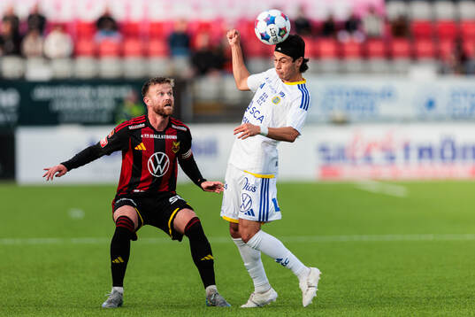 Östersunds Dennis Widgren  och GIF Sundsvalls Alper Demirol