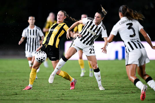 Svea Rehnberg of Hammarby and Cecilia Salvai of Juventus