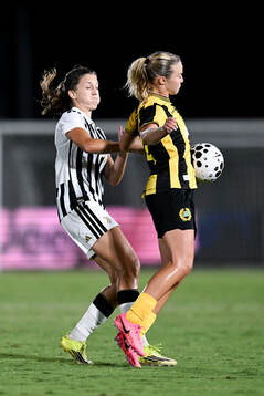 Emma Stølen Godø of Juventus and Mathilde Janzen of