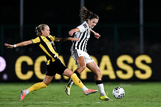 Filippa Curmark of Hammarby and Emma Stølen Godø of